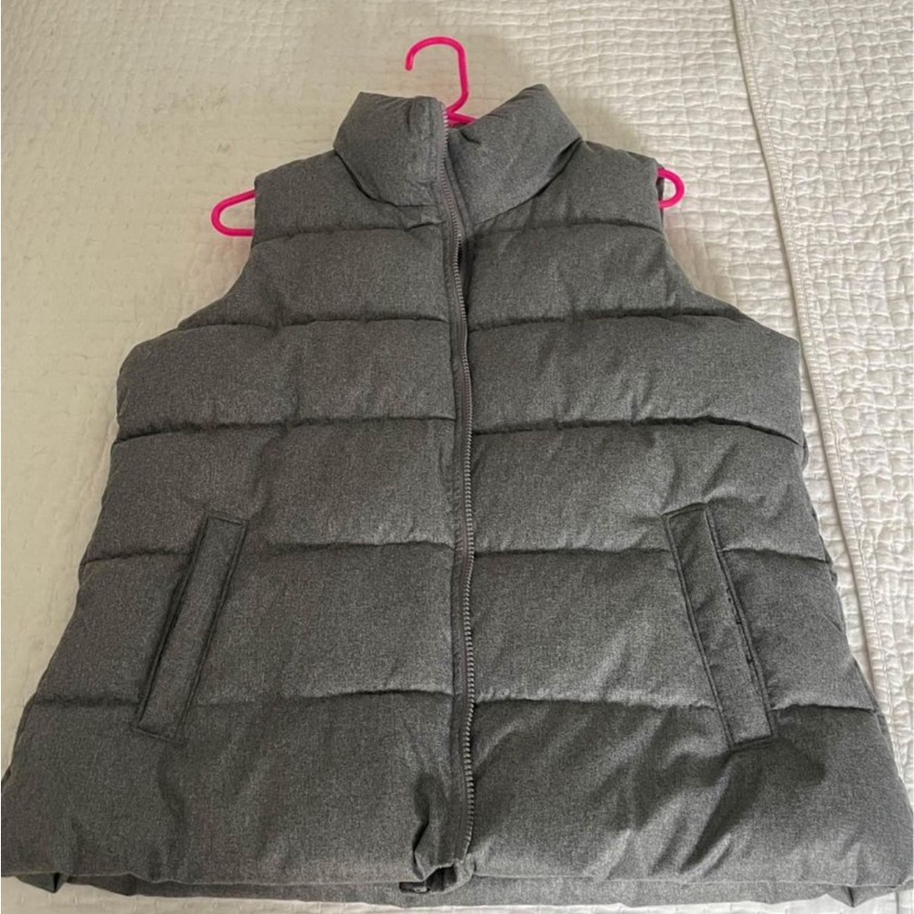 Light Gray Women’s Vest-Never Worn!
